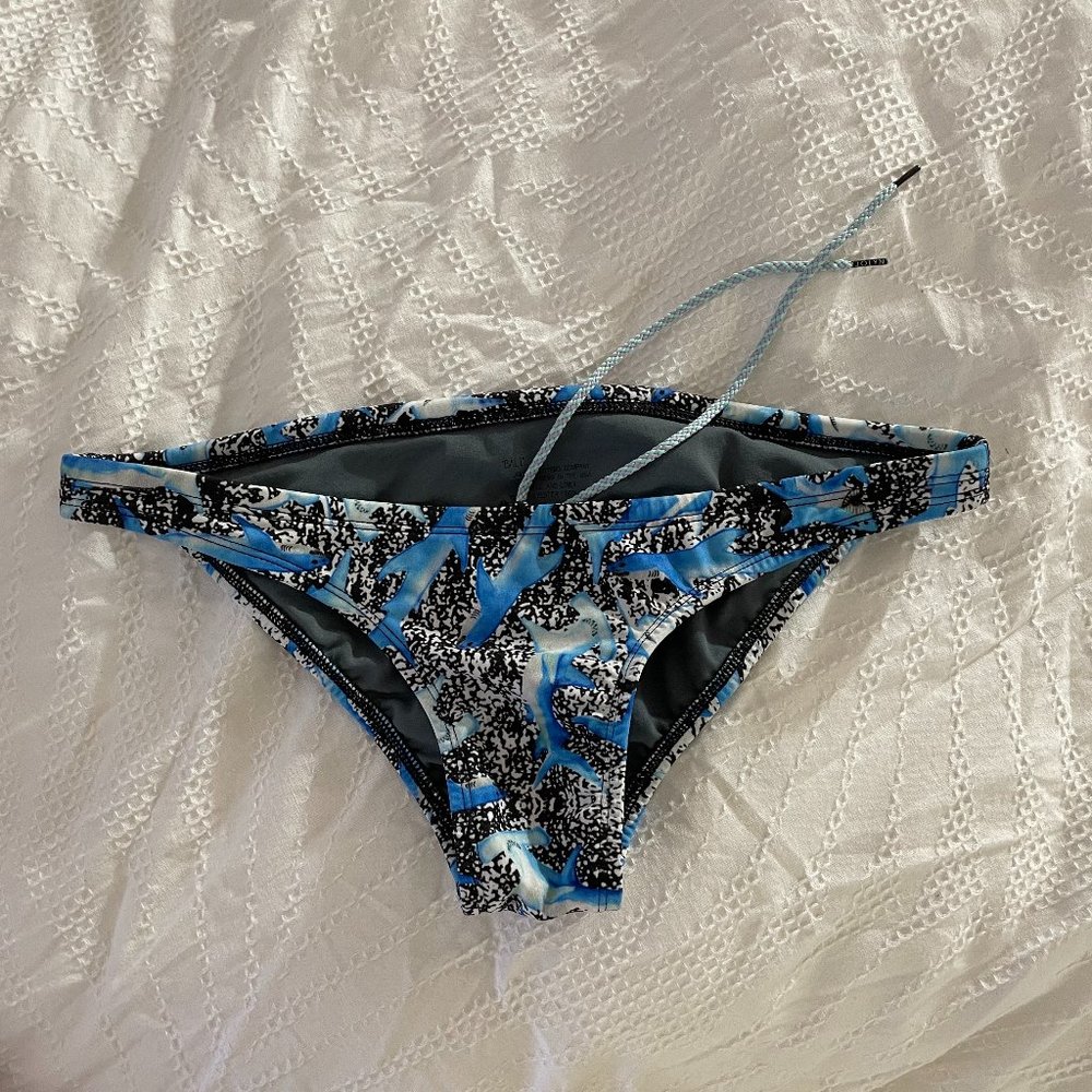 Jolyn Bali Bikini Bottom in Shark Party